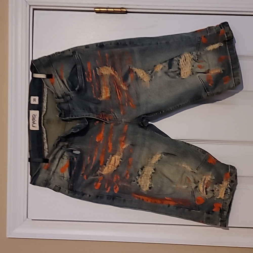 I'm selling shorts that is very nice looking